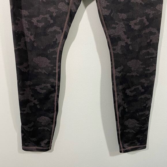 Fabletics Women's Green Camo Mid Rise Cropped Leggings - Picture 3 of 6
